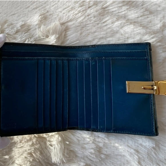 Vintage Gucci Wallet - Picture 2 of 9